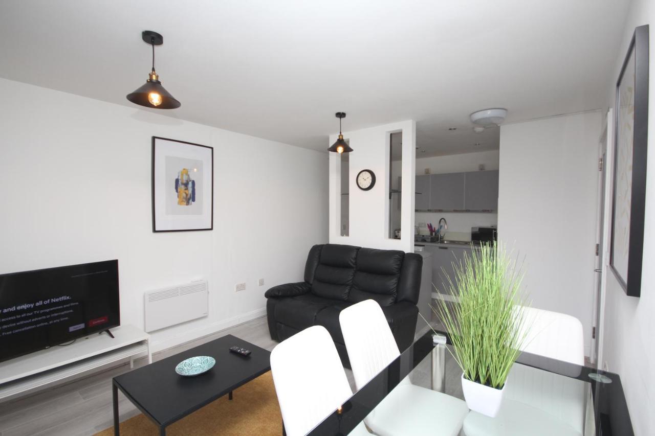 1 Bedroom Apartment, In City Centre, Chinese Quarter Apartment Birmingham